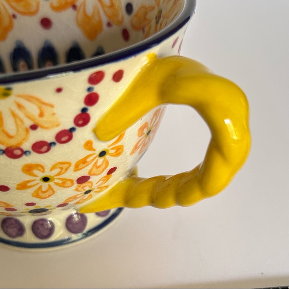 Anthropologie Pedestal Mug Akila With A Twist Yellow Handle Retired - Picture 2 of 7